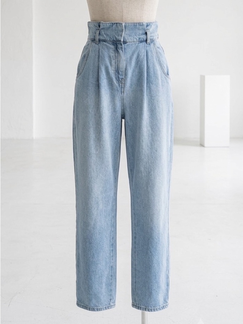 H&M| Light Blue Denim High-Rise Paper Bag Straight Leg Jeans Sz 2
